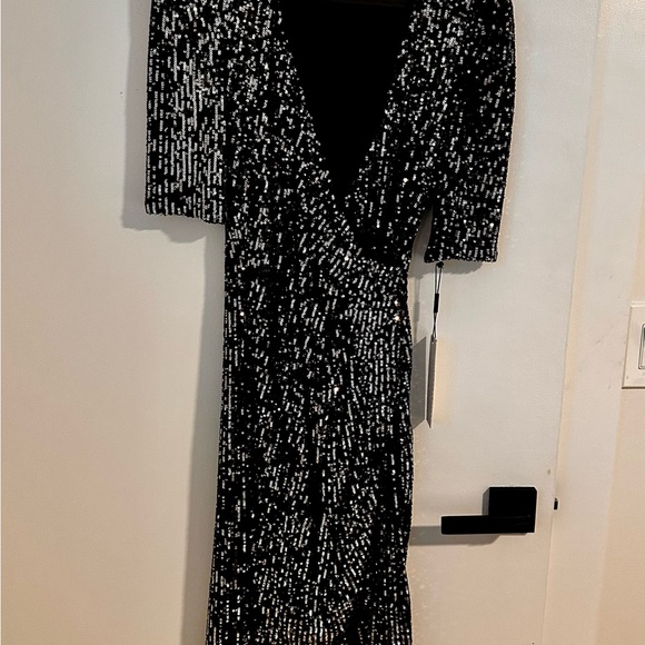 Calvin Klein Black Sheath Midi Dress with Long Sleeves and V-Neck for Night Out - Picture 1 of 7